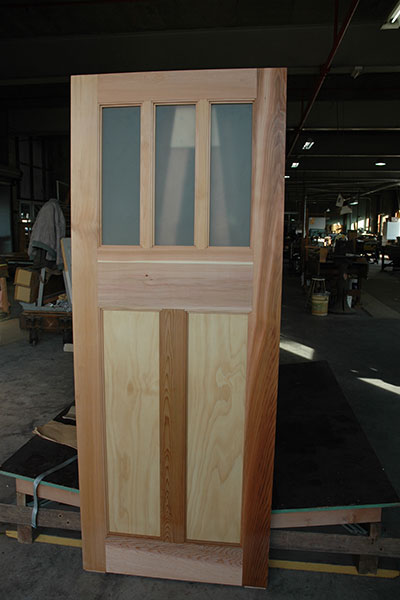 3-lights-above-2-panels