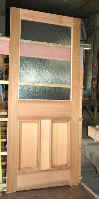 1 Light Above 2 Horizontal Panel